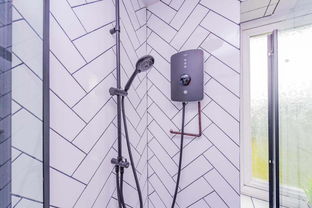 Studio Annexe By Papermill, Deeside - En-Suite, Heswall Kültér fotó